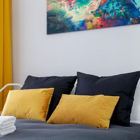Ferienwohnung Yellow Sunset Studio Warschau Exterior foto