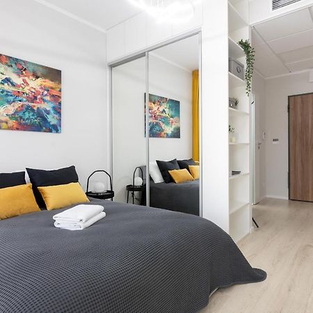 Ferienwohnung Yellow Sunset Studio Warschau Exterior foto