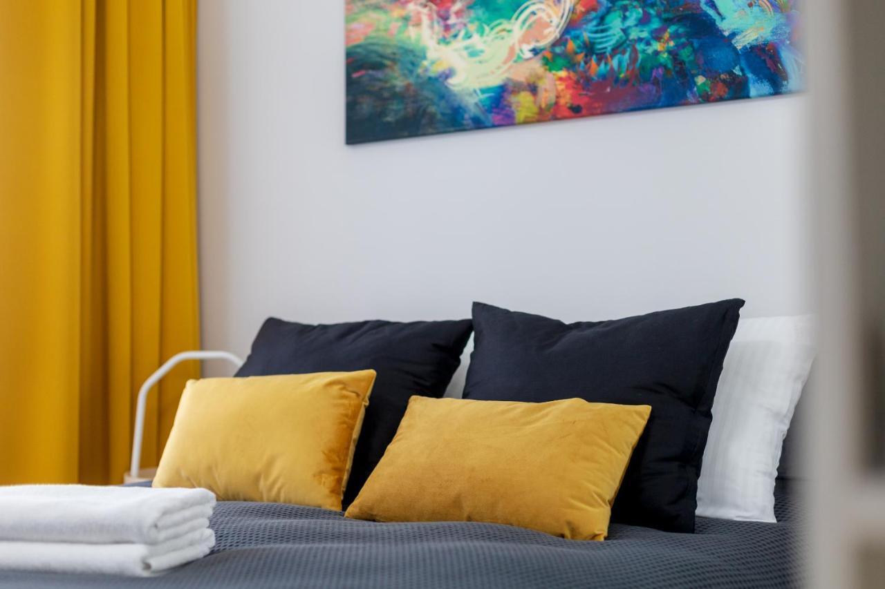 Ferienwohnung Yellow Sunset Studio Warschau Exterior foto