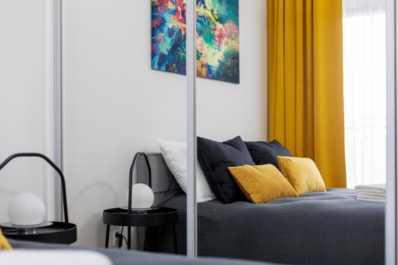 Ferienwohnung Yellow Sunset Studio Warschau Exterior foto