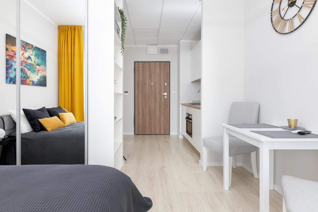 Ferienwohnung Yellow Sunset Studio Warschau Exterior foto