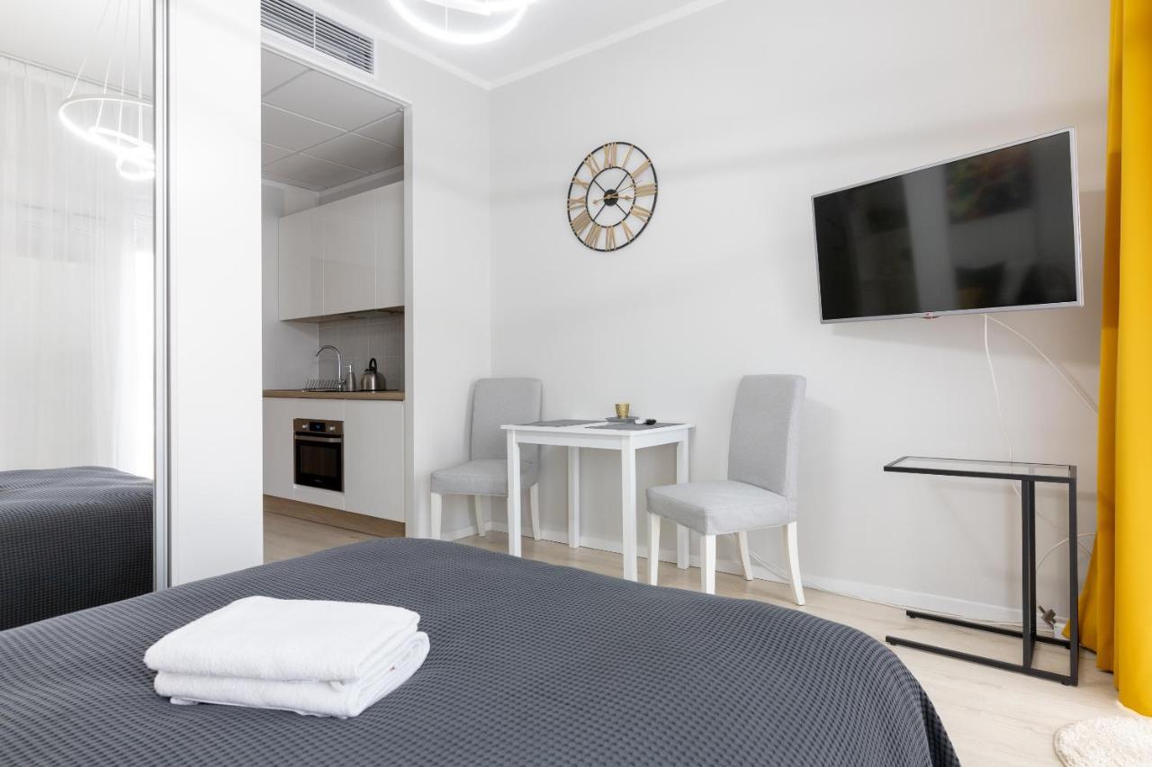 Ferienwohnung Yellow Sunset Studio Warschau Exterior foto